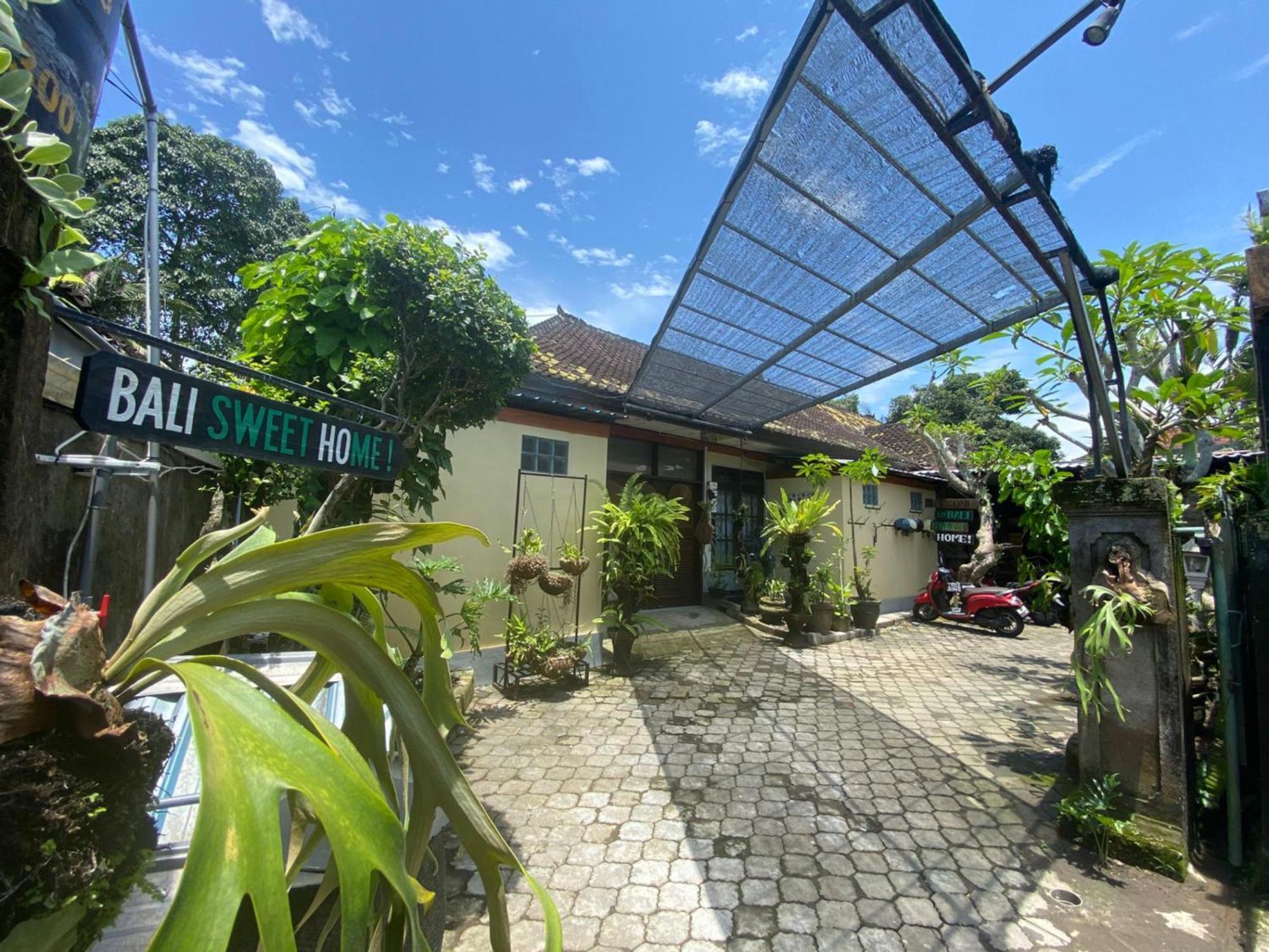 Coliving Bali Sweet Home Kost Lengkap Di Tabanan Kota Экстерьер фото